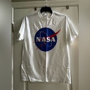 NASA logo white short sleeve t shirt. Size Medium